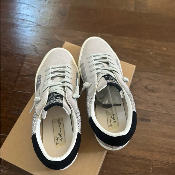 Vintage Havana Women’s rhinestone sneaker-size 7.5-grey/silver-brand new - Picture 7 of 15